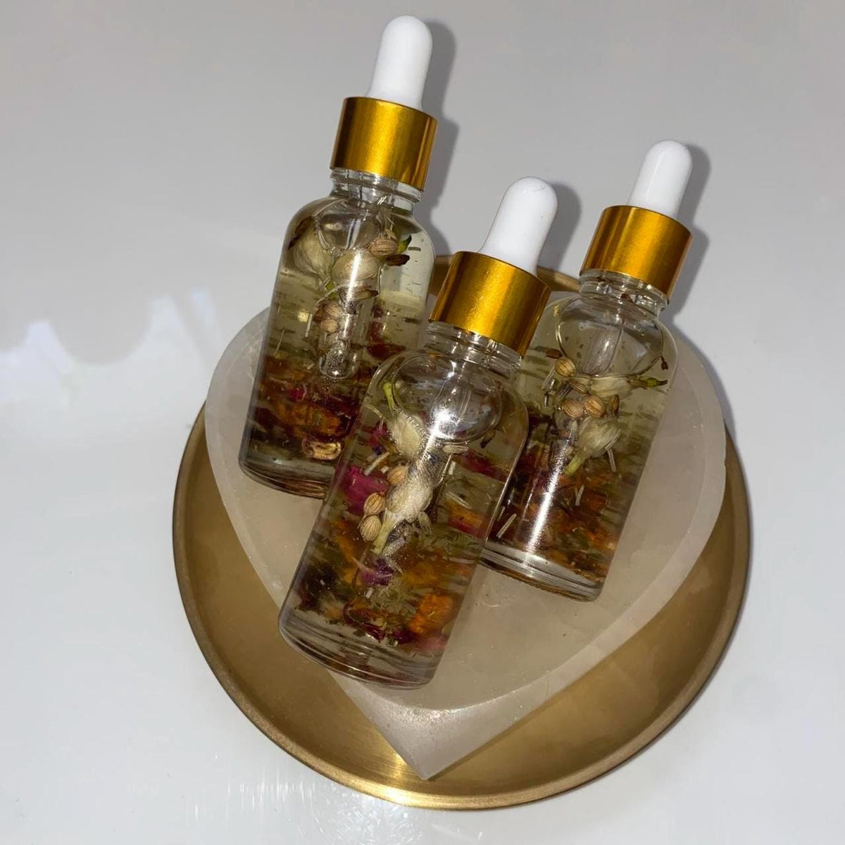 Love Me Oil – 30ml Ritual Dropper Bottle | Attraction • Aura Boost • Witchcraft Spell Oil