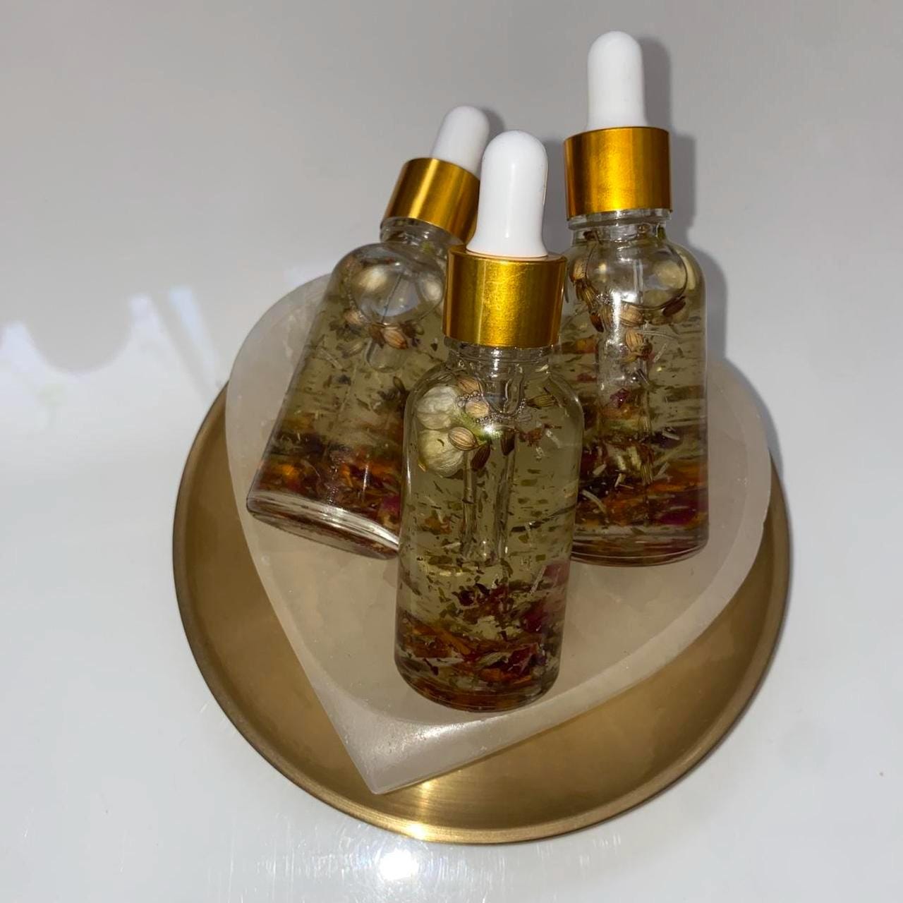 Love Me Oil – 30ml Ritual Dropper Bottle | Attraction • Aura Boost • Witchcraft Spell Oil